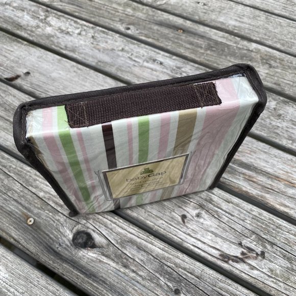 Baby GAP Organic Cotton Stripes Fitted Crib Sheet - Picture 4 of 12